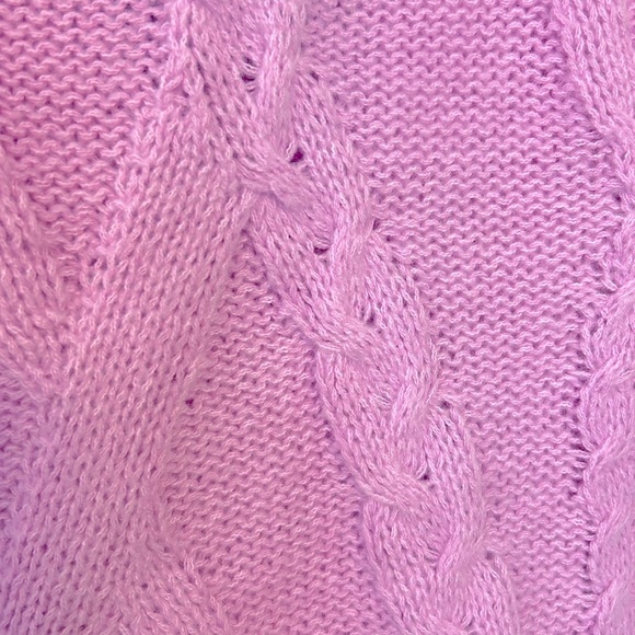 Le Lis sleeveless lightweight sweater in a beautiful light mauve color - Picture 3 of 3